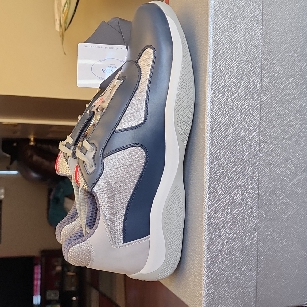 Shoes - Picture 4 of 4